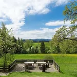 Am Waldesrand Bed & Breakfast