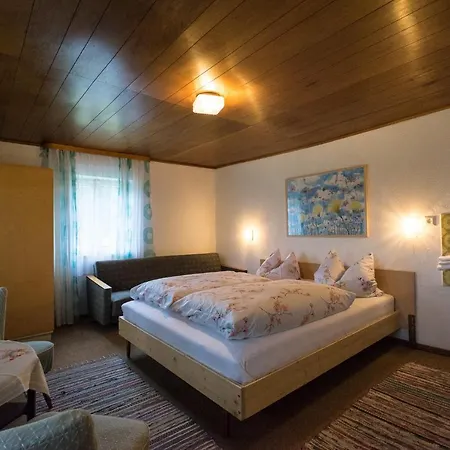 Am Waldesrand Bed & Breakfast Regen