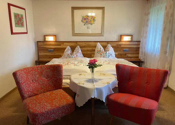Am Waldesrand Bed & Breakfast