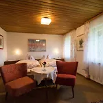 Am Waldesrand Bed & Breakfast Regen