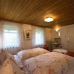 Bed & Breakfast Am Waldesrand 2*