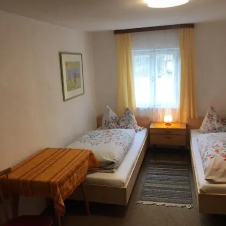 Am Waldesrand Bed & Breakfast