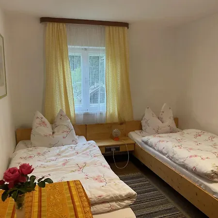 Nocleg ze śniadaniem Am Waldesrand 2*