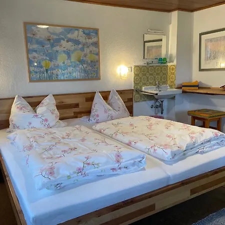 Am Waldesrand Bed & Breakfast Regen