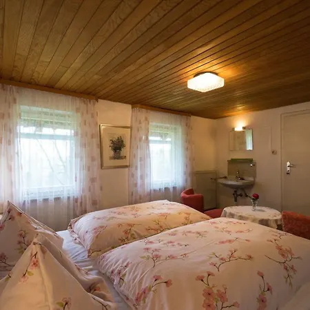 B&B Am Waldesrand 2*