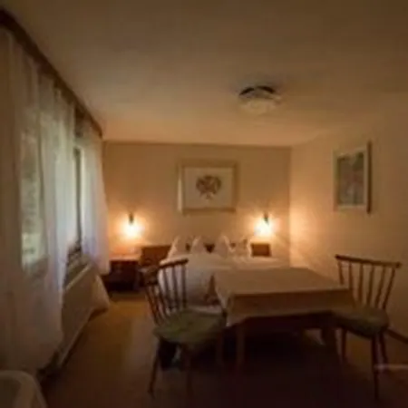 Am Waldesrand B&B