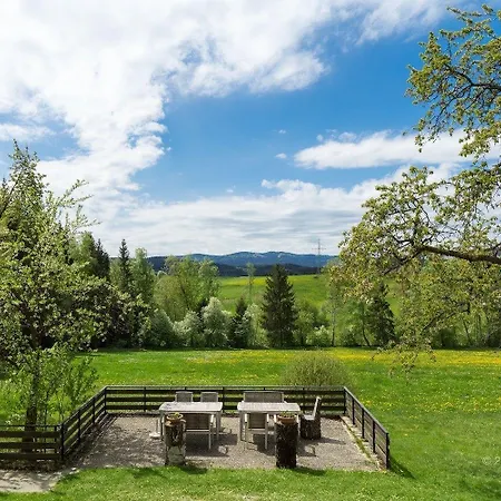 Am Waldesrand B&B