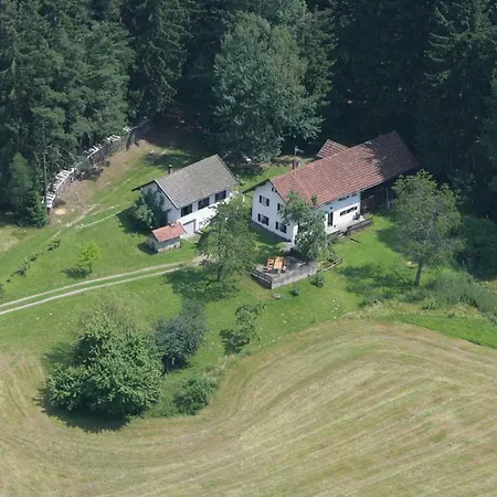 Am Waldesrand Bed & Breakfast 2*